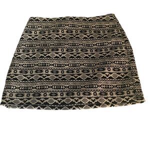 H&M Skirt Women's 6 Black Divided Aztec‎ Pattern